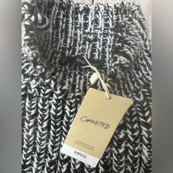 NWT Mango MNG turtleneck sweater size XXL
Pit to pit: 29 1/2”
Length: 20” - Picture 4 of 7